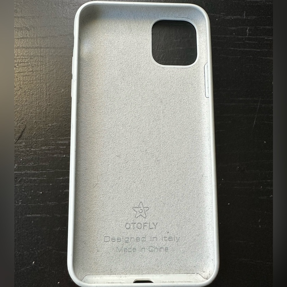 iPhone 11 Pro Max case - Picture 3 of 4